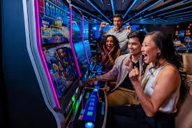 Tampilan dashboard aplikasi saldo4d dengan berbagai pilihan permainan dan taruhan olahraga